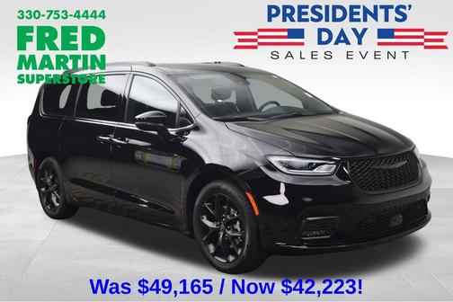 2026 Chrysler Pacifica Select