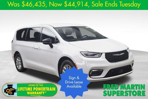 2026 Chrysler Pacifica Select