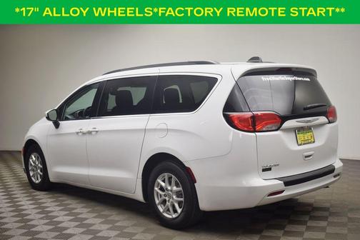 Bright White Clearcoat 2021 Chrysler Voyager LXI