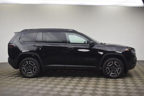 Diamond Black 2026 Jeep Cherokee LAREDO/LIMITED