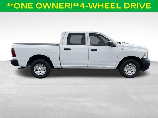 Bright White Clearcoat 2022 RAM 1500 Classic Tradesman