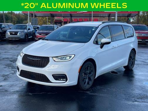 2023 Chrysler Pacifica Touring-L