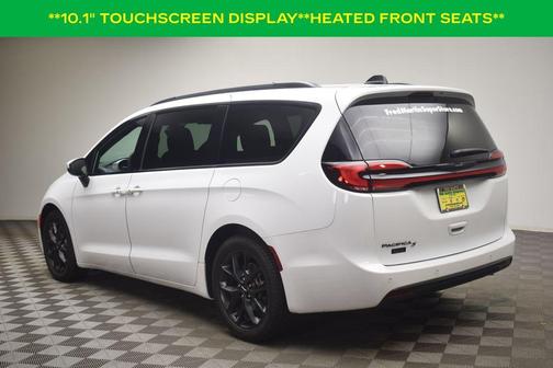 2023 Chrysler Pacifica Touring-L