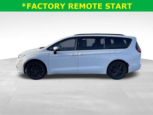 2023 Chrysler Pacifica Touring-L
