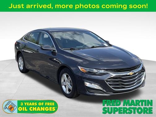 Dark Ash Metallic 2023 Chevrolet Malibu LT