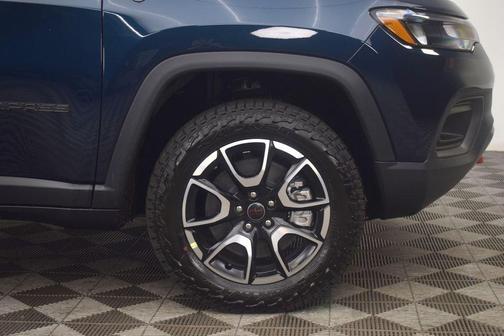 Fathom Blue Pearlcoat 2026 Jeep Compass Trailhawk