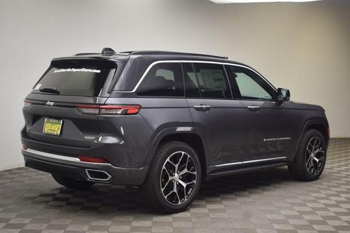 2025 Jeep Grand Cherokee Summit