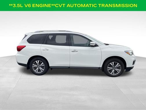 2020 Nissan Pathfinder SV