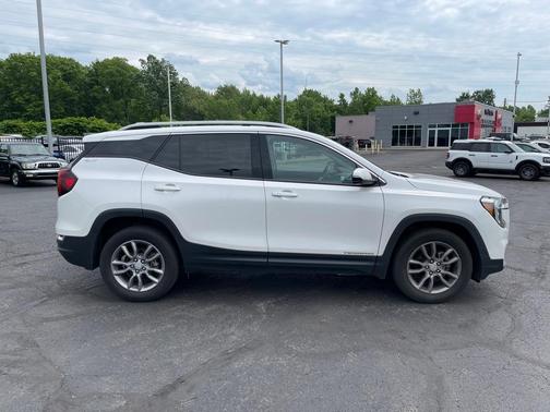 2022 GMC Terrain SLT