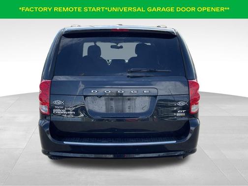 Brilliant Black Crystal Pearlcoat 2017 Dodge Grand Caravan GT