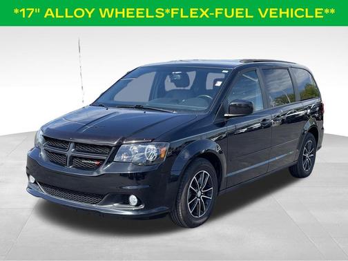 Brilliant Black Crystal Pearlcoat 2017 Dodge Grand Caravan GT