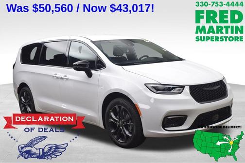 Bright White Clearcoat 2026 Chrysler Pacifica Select
