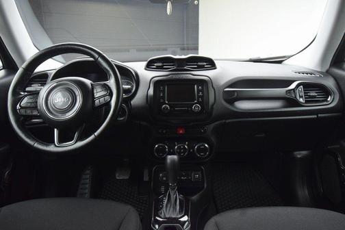 2017 Jeep Renegade Altitude