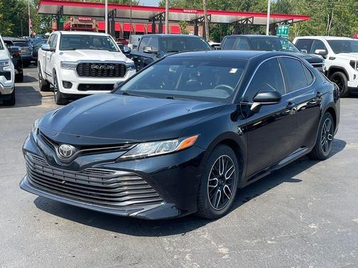 Midnight Black Metallic 2018 Toyota Camry LE