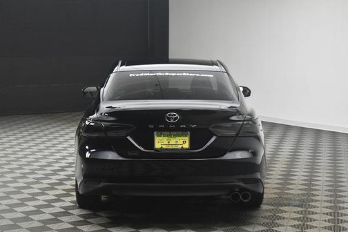 Midnight Black Metallic 2018 Toyota Camry LE