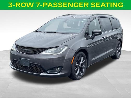 Granite Crystal Clearcoat Metallic 2019 Chrysler Pacifica Limited