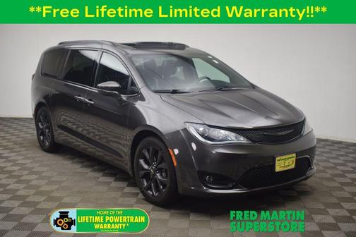 Granite Crystal Clearcoat Metallic 2019 Chrysler Pacifica Limited