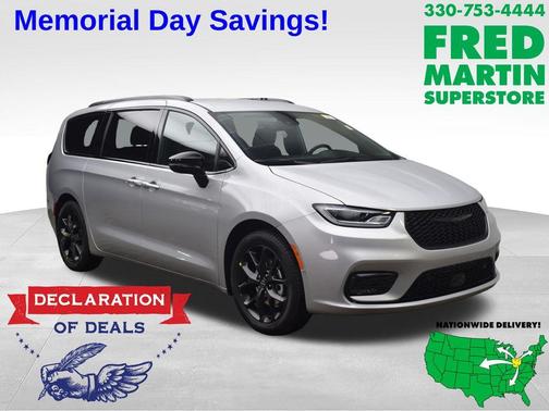 Silver Mist Clearcoat 2026 Chrysler Pacifica Select