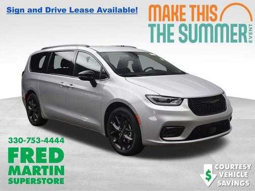 Silver Mist Clearcoat 2026 Chrysler Pacifica Select