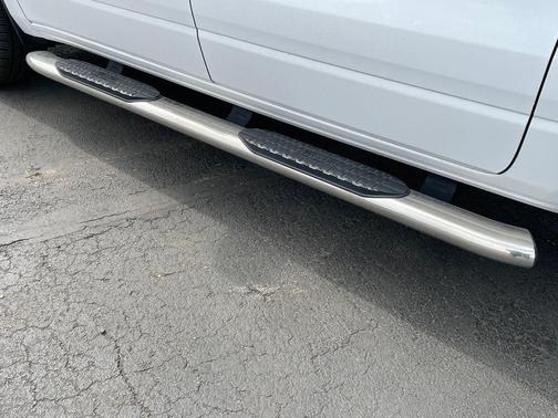 Bright White Clearcoat 2022 RAM 1500 Big Horn