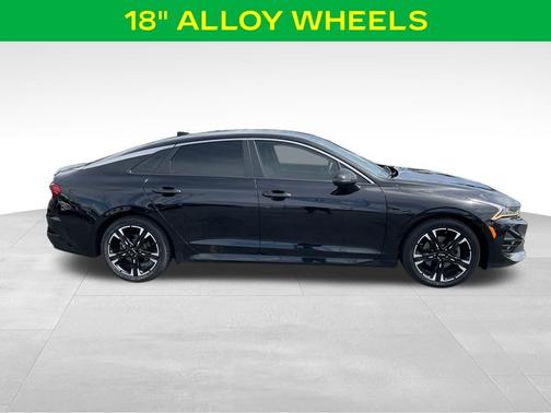 Ebony Black 2022 Kia K5 GT-Line