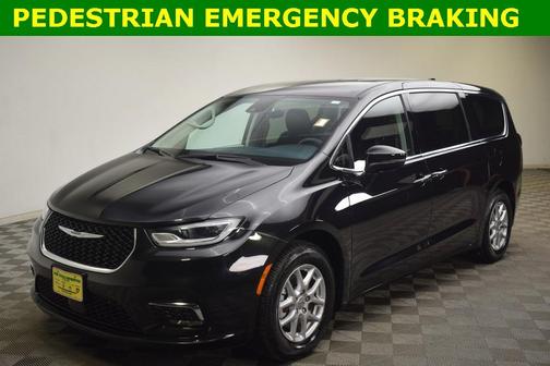 2023 Chrysler Pacifica Touring-L