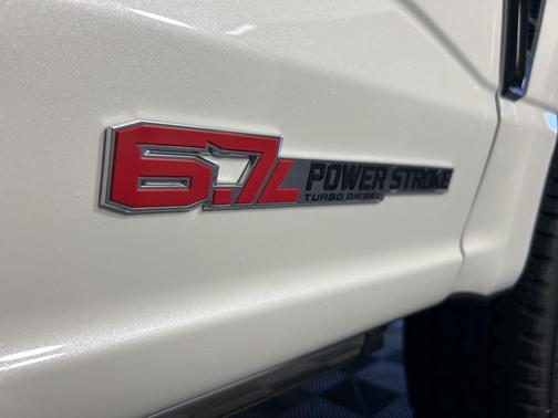 2026 Ford F-250 Platinum