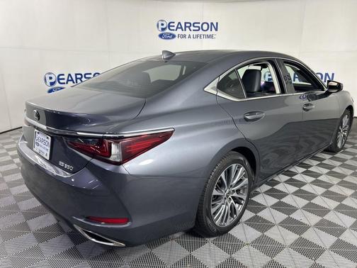 2019 Lexus ES 350 Luxury