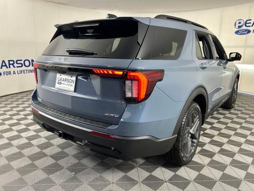 Vapor Blue Metallic 2026 Ford Explorer ST-Line