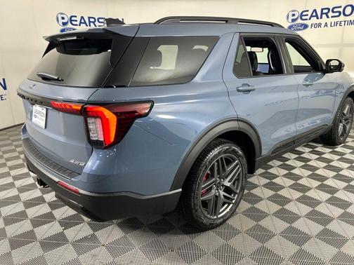 Vapor Blue Metallic 2026 Ford Explorer ST-Line