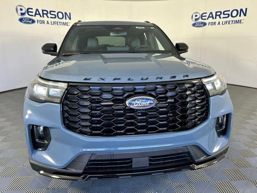 Vapor Blue Metallic 2026 Ford Explorer ST-Line