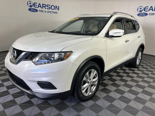 Pearl White 2016 Nissan Rogue SV