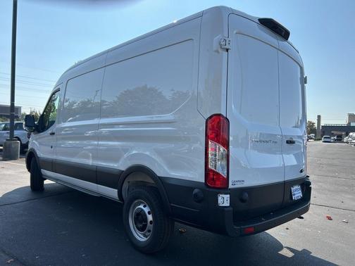 2025 Ford Transit-250 148 WB Medium Roof Cargo