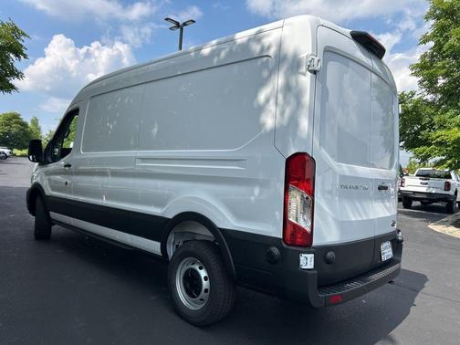 2025 Ford Transit-250 148 WB Medium Roof Cargo