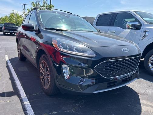 Agate Black Metallic 2022 Ford Escape SEL