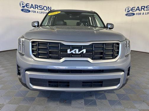 Everlasting Silver 2024 Kia Telluride S