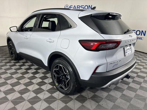 2026 Ford Escape Platinum