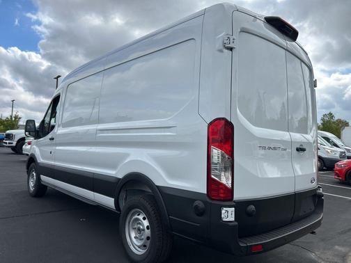 2025 Ford Transit-250 148 WB Medium Roof Cargo