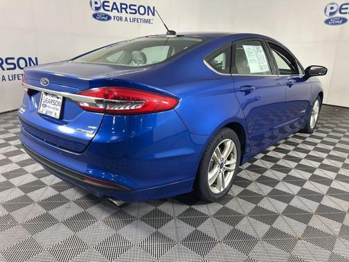 2018 Ford Fusion Hybrid SE