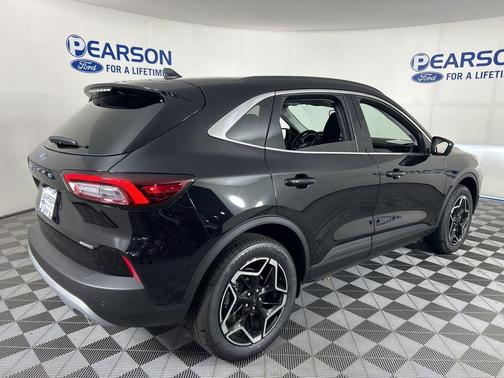 2026 Ford Escape Platinum