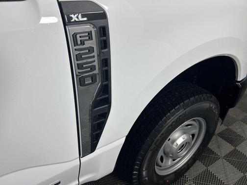 2025 Ford F-250 XL