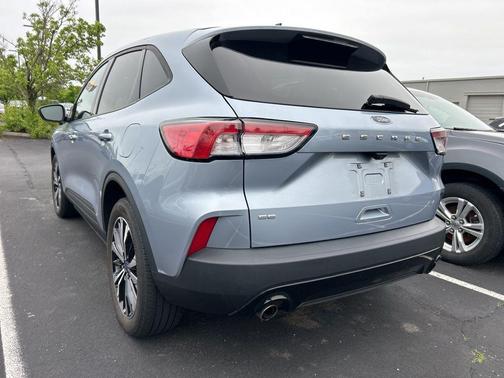 Blue Silver Metallic 2022 Ford Escape SE
