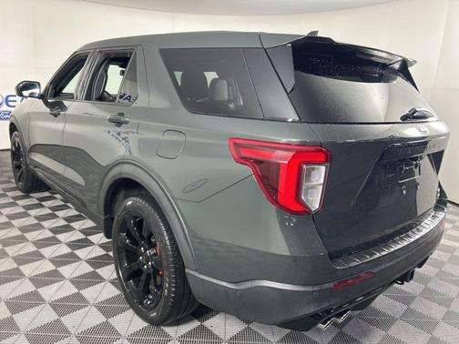 2022 Ford Explorer ST