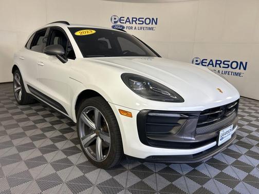 2023 Porsche Macan T