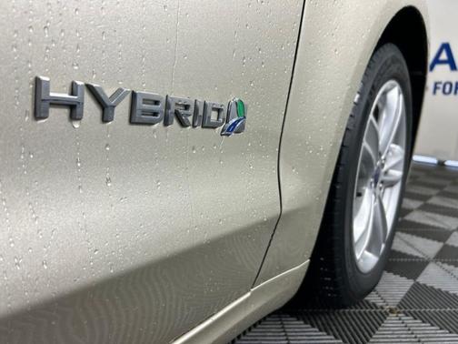 White Gold Metallic 2018 Ford Fusion Hybrid S