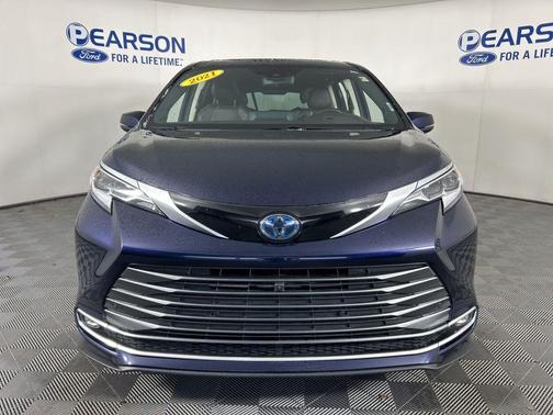 2021 Toyota Sienna Limited