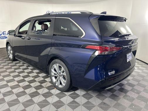2021 Toyota Sienna Limited
