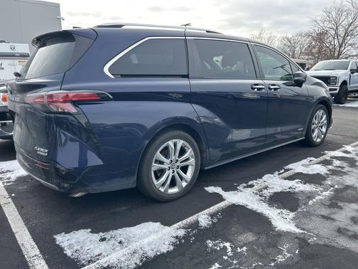 2021 Toyota Sienna Limited
