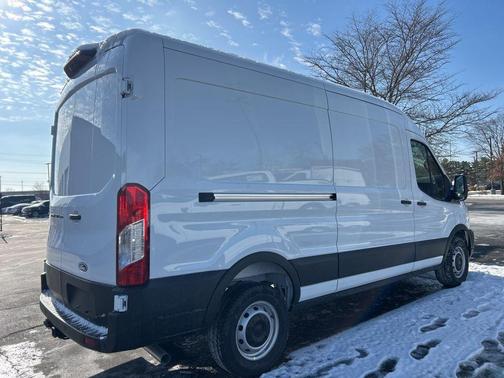 2026 Ford Transit-250 148 WB Medium Roof Cargo