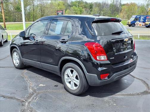 Mosaic Black Metallic 2019 Chevrolet Trax LS